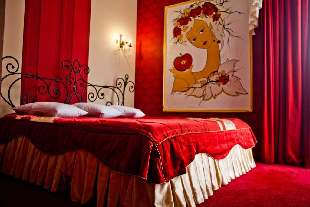 Optima Collection Park Hotel Ivano-Frankivsk Esterno foto