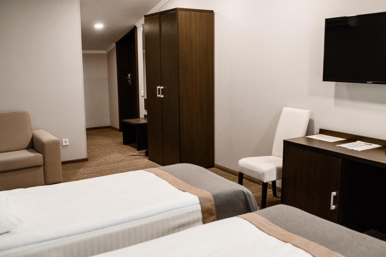 Optima Collection Park Hotel Ivano-Frankivsk Esterno foto