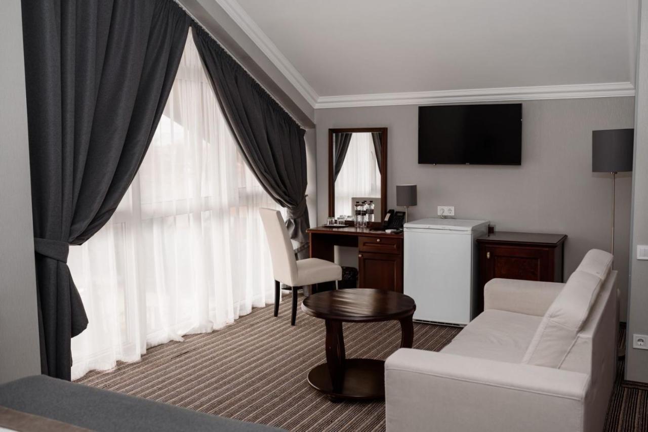 Optima Collection Park Hotel Ivano-Frankivsk Esterno foto