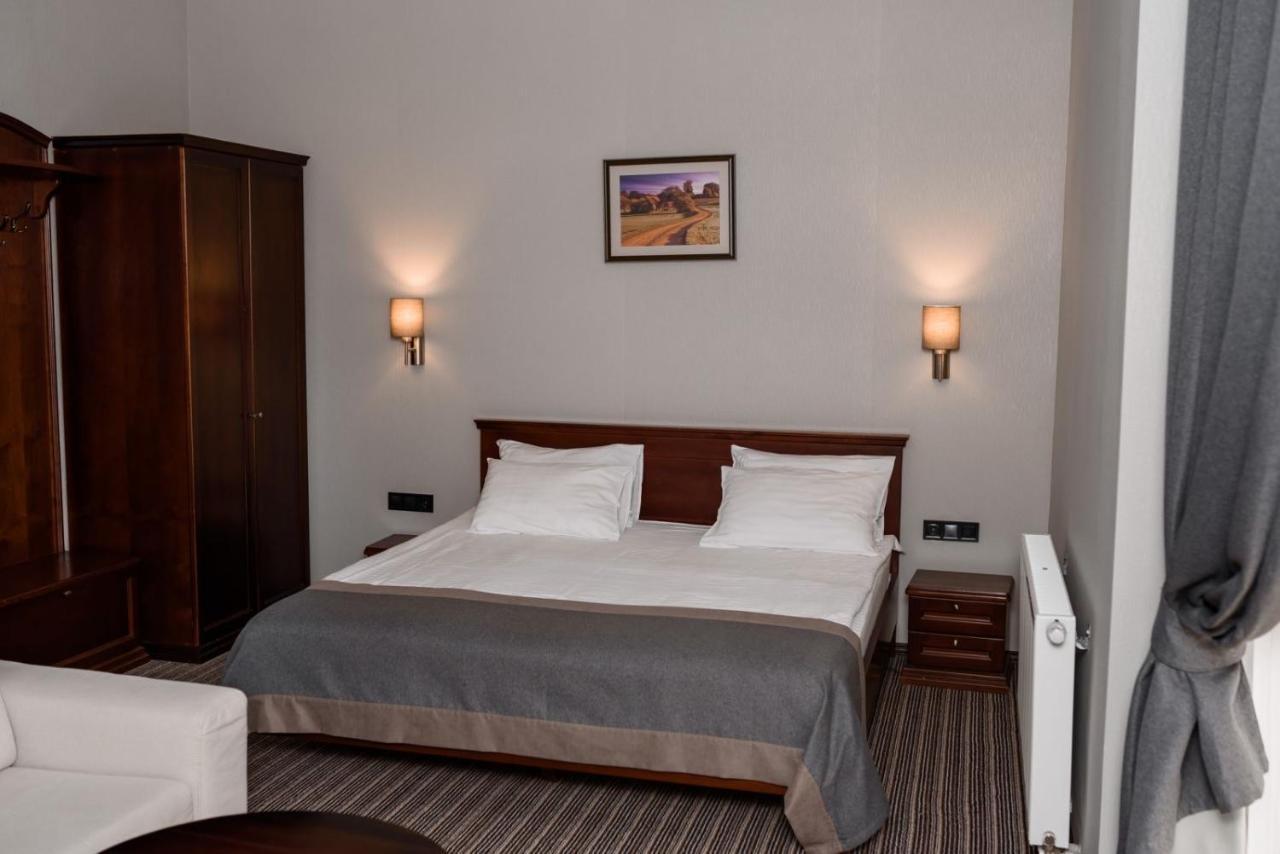 Optima Collection Park Hotel Ivano-Frankivsk Esterno foto