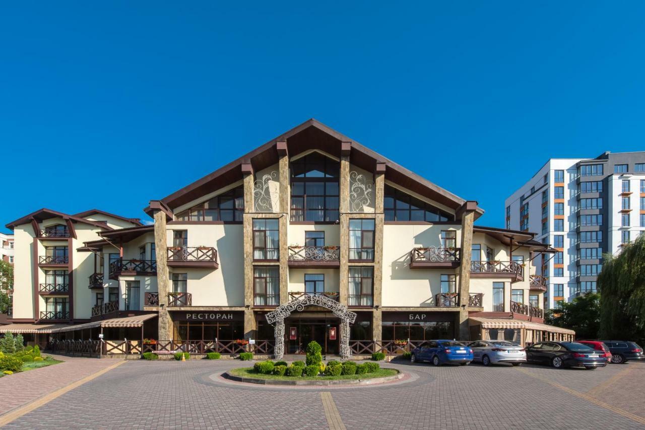 Optima Collection Park Hotel Ivano-Frankivsk Esterno foto