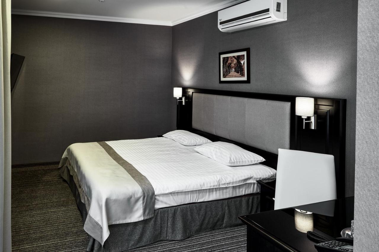 Optima Collection Park Hotel Ivano-Frankivsk Esterno foto