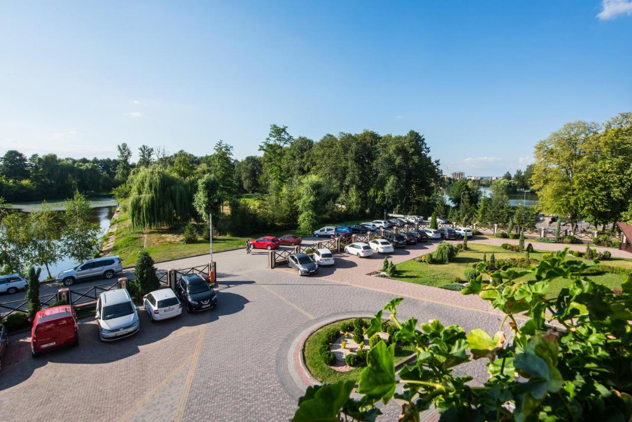 Optima Collection Park Hotel Ivano-Frankivsk Esterno foto